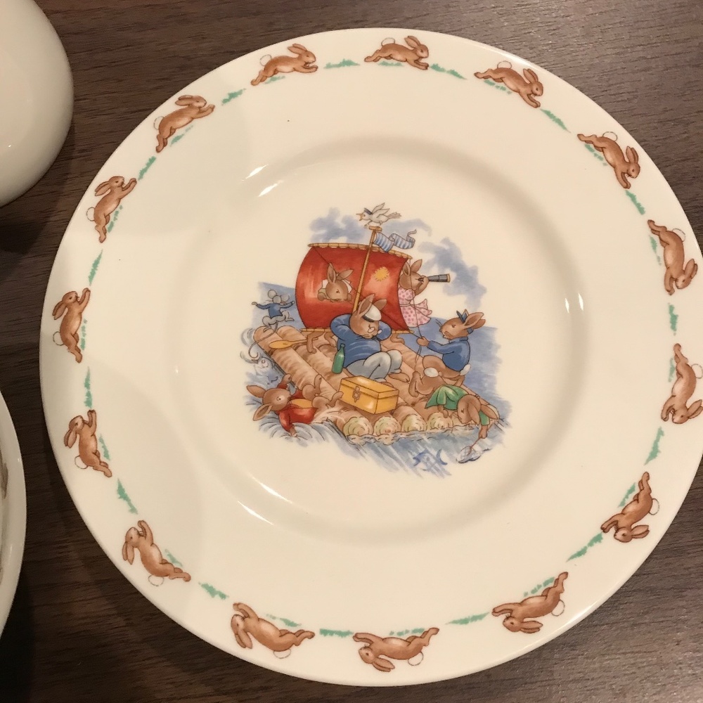 Vintage Royal Doulton Bunnykin set - Picture 2 of 6